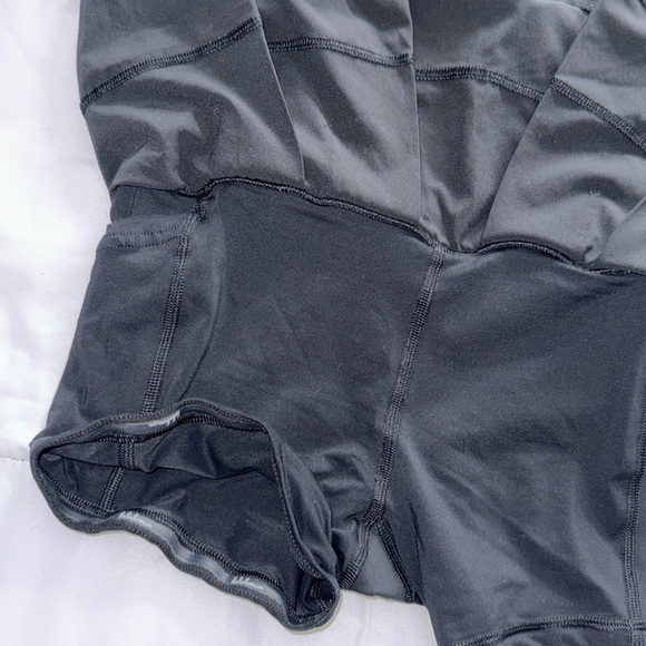 Black lululemon tennis skirt - Picture 7 of 8